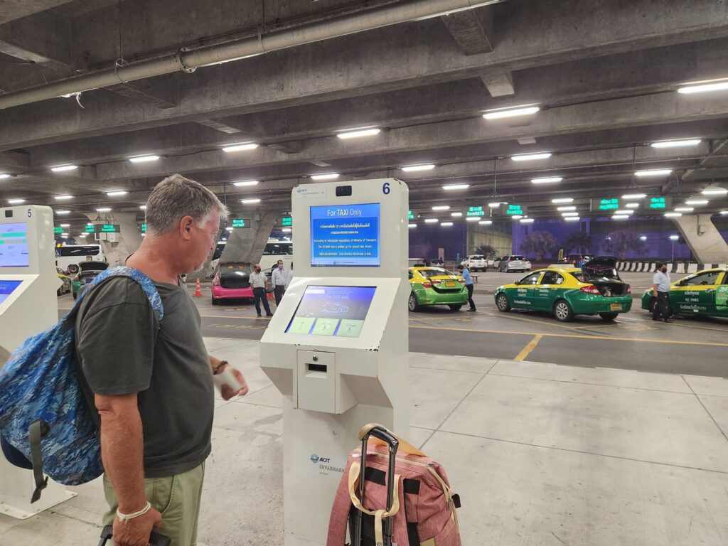 第一次来泰国曼谷,要不要在机场坐出租车?插图 第一次来泰国曼谷,要不要在机场坐出租车?插图